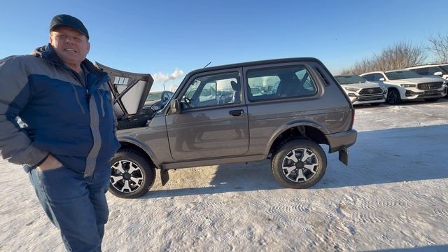 ВЕЗДЕХОД В КОТОРОМ ЕСТЬ ГОРОДСКОЙ СТИЛЬ и КОМФОРТ!Сколько сейчас стоит новая LADA NIVA LEGEND URBAN смотреть онлайн