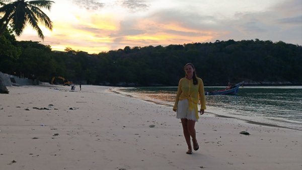 Отдых на Пхукете: как сэкономить на еде? Путь с пляжа Ката Ной до отеля.