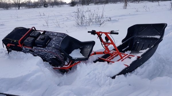 Что лучше едет лыжи или корыто по глубокому снегу. Мотобуксировщик Койра Богатырь