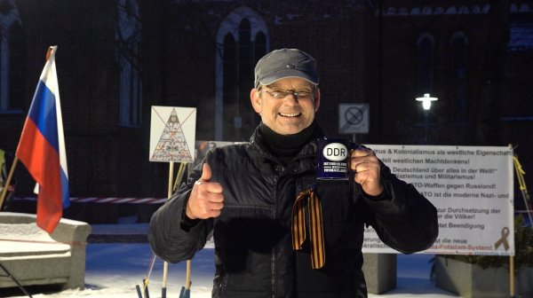 staatenlos.info bei jedem Wetter im Einsatz für die Befreiung GG139 neue DDR