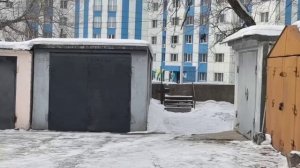 Хабаровчане оградили мусорную площадку колючей проволокой