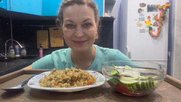 МУКБАНГ ПЕРЛОВКА С ОВОЩАМИ /САЛАТ/MUKBANG ЕДА ОБЖОР