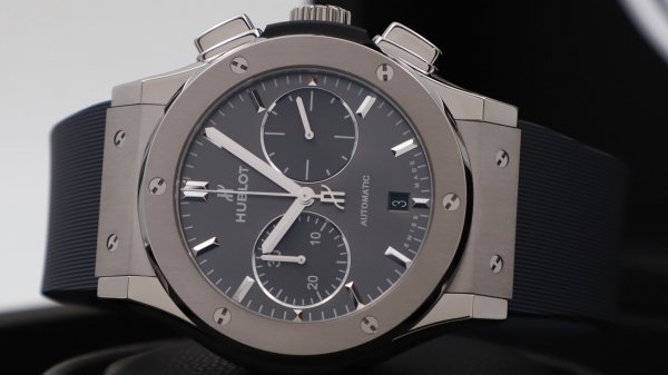 Hublot Classic Fusion Chronograph Titanium Racing Grey 45 mm 521.NX.7071.RX