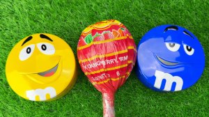 Мультики для детей | Киндер и Скитлс — открываем коробки и большой Чупа Чупс