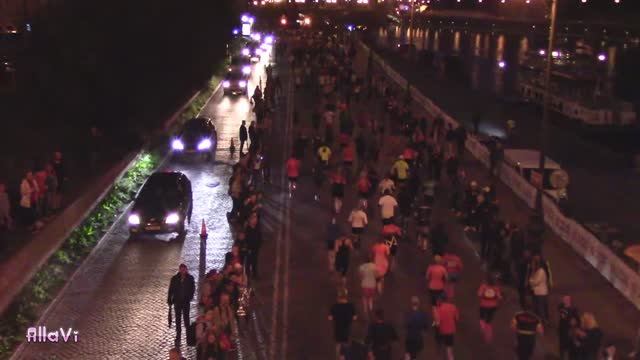 Ночной марафон в Праге по городским дорогам / Ретровидео смотреть онлайн