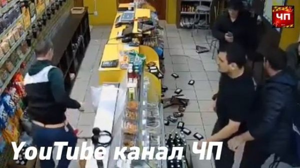 ОДИН ПРОТИВ СТАИ_  Русский Парень Дал Отпор Банде Мигрантов (и Прогнившей Системе).mp4