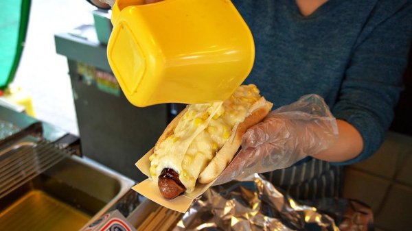 Хот-дог с моцареллой и кукурузным сыром. Уличная еда Корея | Еда мира | World Food