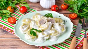 ШУТКА ЗНАТОКАМ :  4 порция пельменей, а сколько было съедено ?     ПОДПИШИСЬ