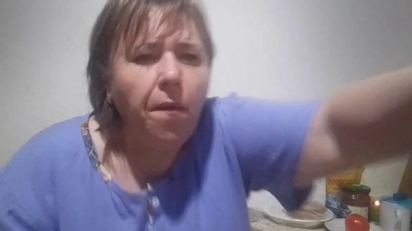 Попила кофе, поела мандаринки и поговорила.