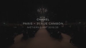 Показ женской коллекции Chanel Métiers d’Art  2019-2020