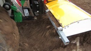 Фреза для МТ-110 на шкворнях в работе.