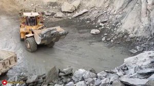 Очень сложная работа 😞 Опорная колонна для погрузки на тележку в действии 🗯️