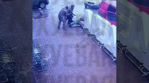 🇺🇦🏴Кто ты, воин?! - эпичная битва парня с боевиками ТЦК в Одессе