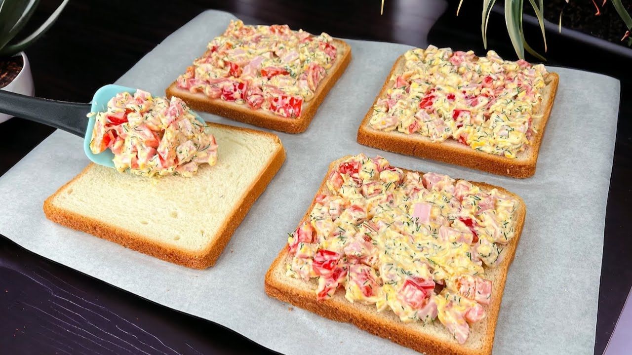 Будут просить еще и еще! Очень вкусные горячие бутерброды! Просто и быстро смотреть онлайн