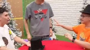 они вернулись новогодние большия средний или маленькие а4