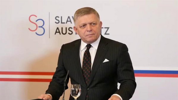 Роберт Фицо заявил о бессмысленности санкционной политики против России.