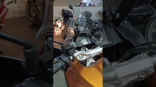 Moto Guzzi смотреть онлайн