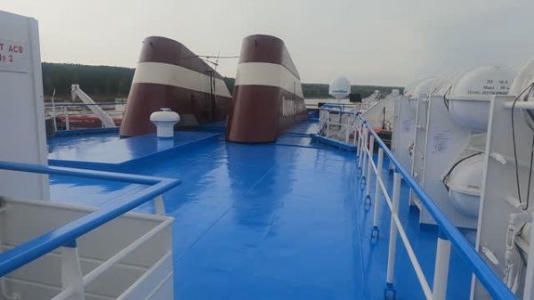 Верхняя палуба теплохода Максим Горький