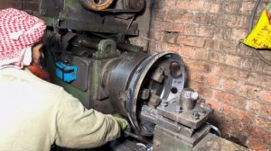 Ремонт диска - обода грузовика. Пакистан