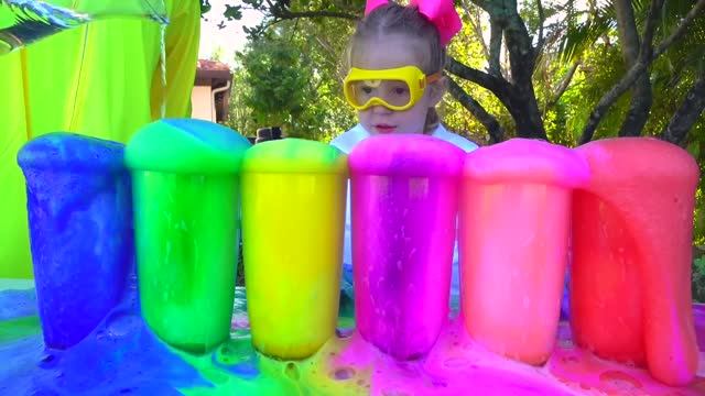 Настя собирается на вечеринку смотреть онлайн