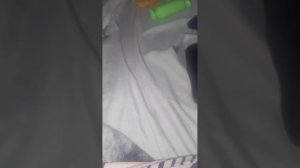 я делаю видео где я снимаю что у меня под подушкой