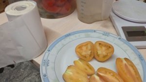 Томат Персик каплевидный