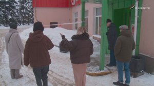 Специалисты администрации очередной рейд по уборке снега провели в микрорайоне им. Ногина