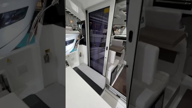 Merry Fisher 795 Série 2 обзор с Dusseldorf Boat Show 2026 смотреть онлайн