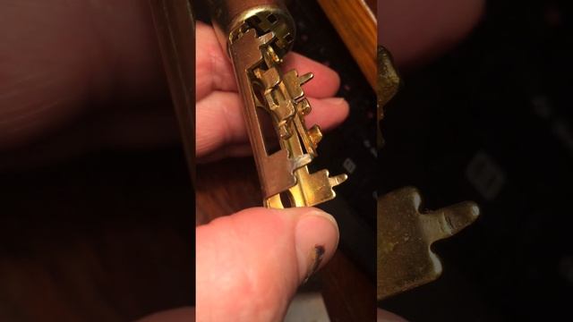 Устранение скрипа ручек дверных легко и просто!