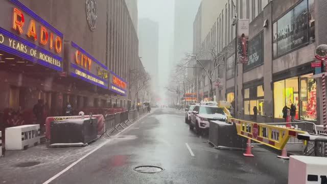 🗽 Нью-Йорк - прогулка по Манхэттену в снегопад / 2026 смотреть онлайн