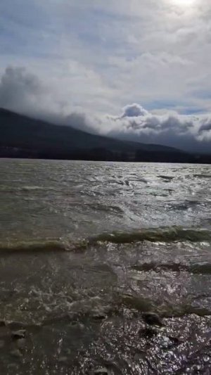 Крым шторм ...на ОЗЕРЕ в Байдарской Долине