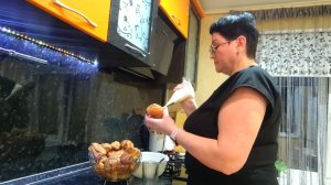 ЖИЗНЬ В СЕЛЕ: ЭКЛЕРЫ/ ХОЗЯЮШКА, ХОЗЯЮШКА