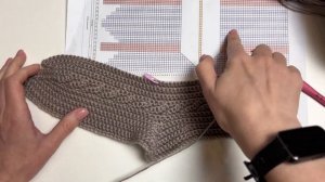 ПРОСТЫЕ НОСОЧКИ КРЮЧКОМ С КОСАМИ и СЕКРЕТОМ ИДЕАЛЬНОЙ ПЯТКИ свяжут даже самые начинающие вязальщицы