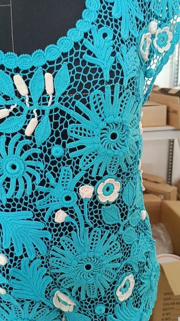 Кофточка Ирландским кружевом продаётся