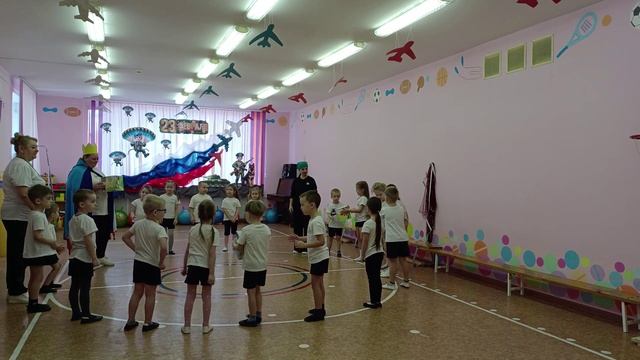 Старшая группа "Ручеёк" 23 февраля смотреть онлайн