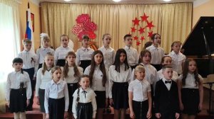 Младший хор 2-4 классов муз.С. Халаимова сл. А. Зениной " Горластые певицы "