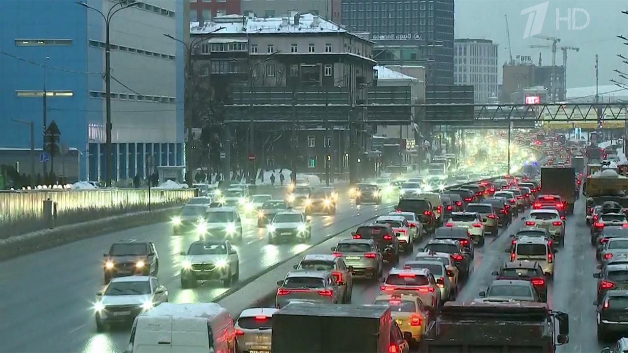 Москву накрыл новый снегопад. смотреть онлайн