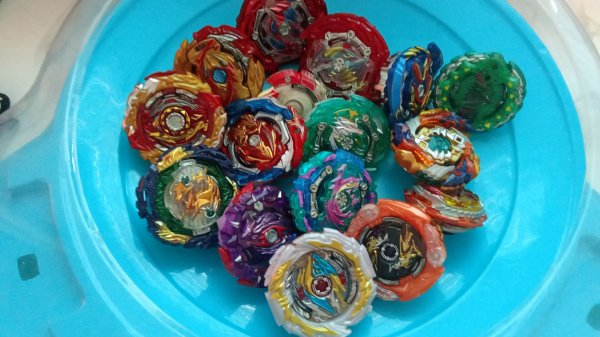 Рандом битва BEYBLADE BURST (1 часть)