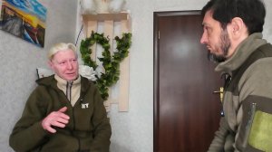 Беженцы, которых спасли российские военные, рассказывают о том, как они жили под обстрелами ВСУ.