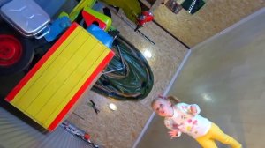 Настя играет на необычной площадке для детей Nastya pretend pl