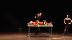 Sawing into thirds illusion