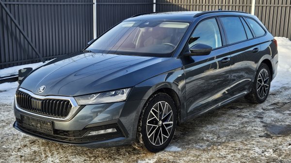Skoda Octavia Combi CLEVER 2021! 1.5 TSI бензин 150 hp 6MT! Панорама, подогревы, Matrix Led, фаркоп!