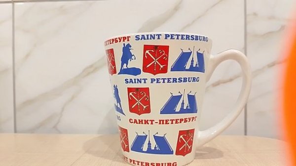 Сами прибедняются, а третий дом покупают. Страничка надежды