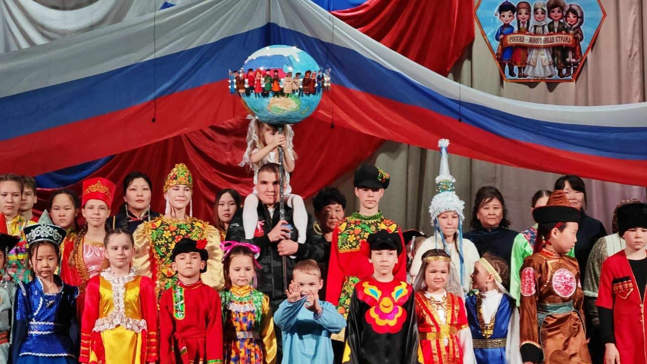 Концерт, посвящённый Закрытию Года защитника Отечества.