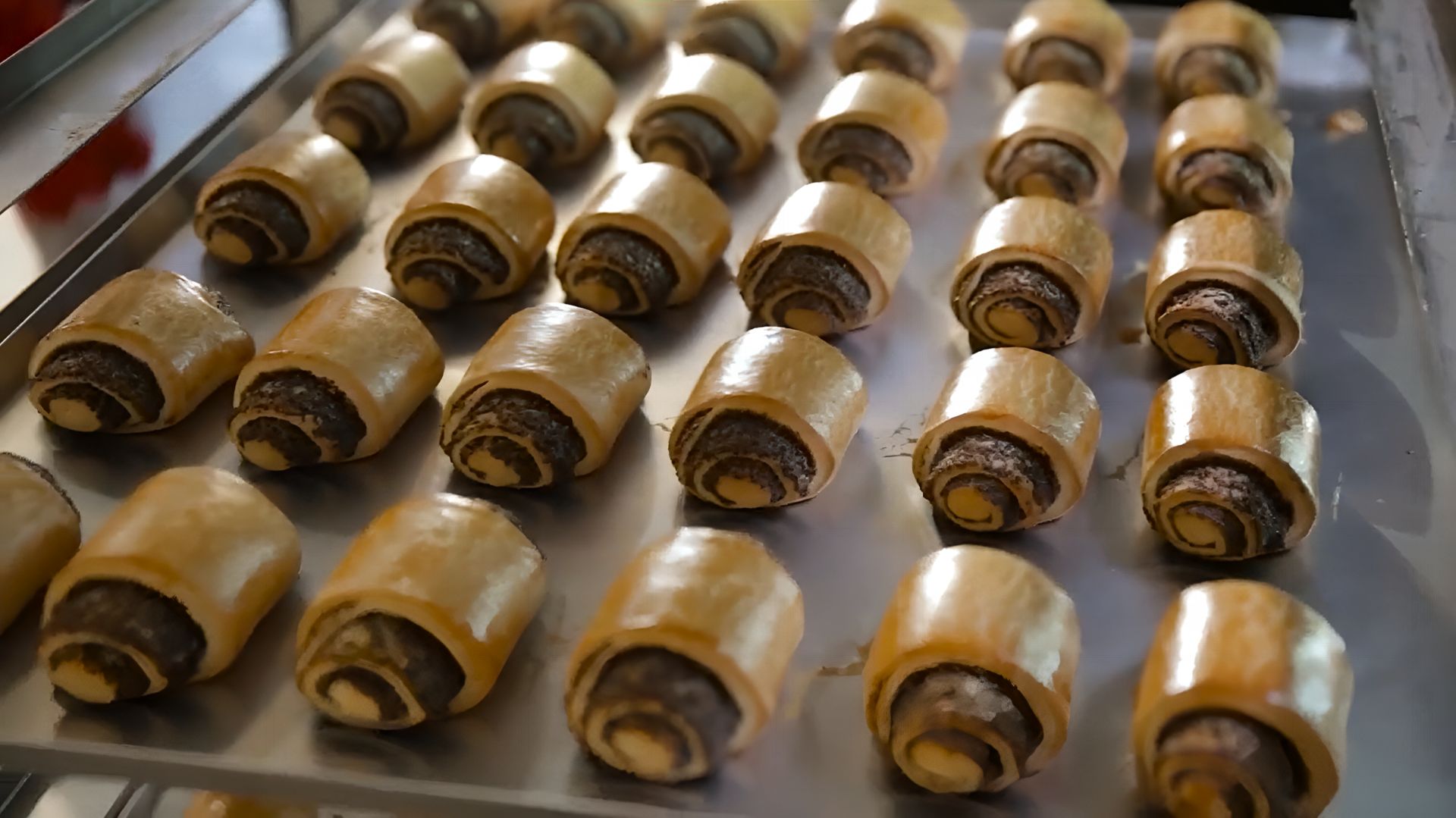 Как работает автоматическая линия для производства изделий с начинкой BAKELINE GF-250 смотреть онлайн