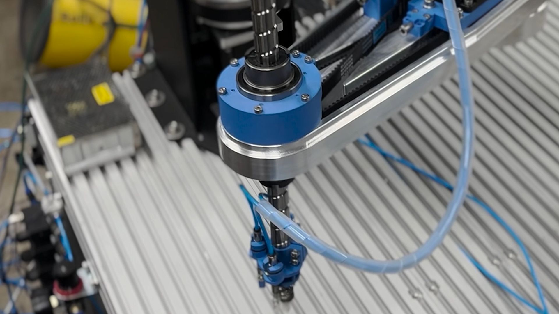 Программно-аппаратный комплекс управления промышленным SCARA-роботом смотреть онлайн