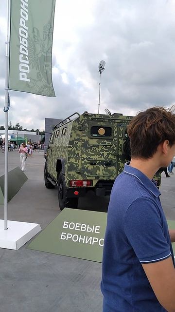 Тигр ВПК в пиксельном, комуфляжном раскрасе будет незаметен на поле боя смотреть онлайн