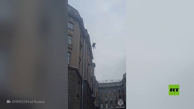 صدفة تنقذ رجلا من مأساة وشيكة في بطرسبورغ смотреть онлайн