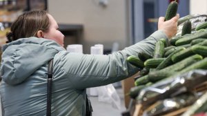 "Это технология продаж": почему цены на огурцы взлетели до небес
