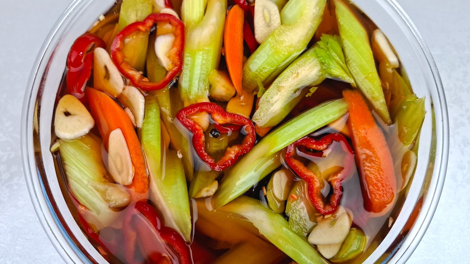 ВКУСНЫЙ СЕЛЬДЕРЕЙ по-корейски! МАРИНОВАННЫЙ СЕЛЬДЕРЕЙ - Простой пошаговый рецепт. смотреть онлайн